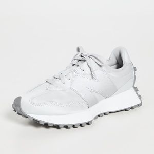 New Balance 327’s in grey/silver